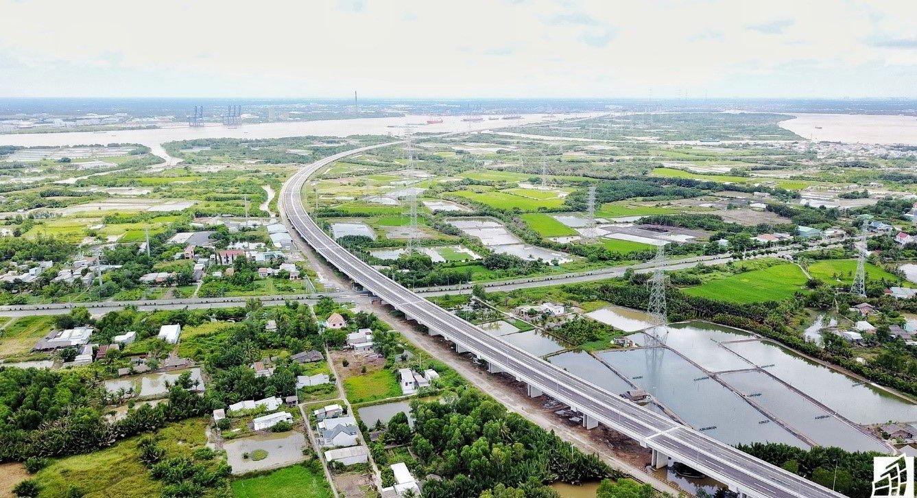 Cao tốc Bến Lức - Long Thành giữ vai trò kết nối khu vực miền Tây với các tỉnh miền Đông Nam Bộ